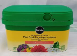 Engrais Hydrosoluble Tout Usage 24-8-16 500 g / Water Soluble All Purpose Plant Food 24-8-16 500 g - Pépinière